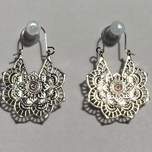 Silver Tone Bohemian Filigree Geometric Flower Design Hoop Earrings